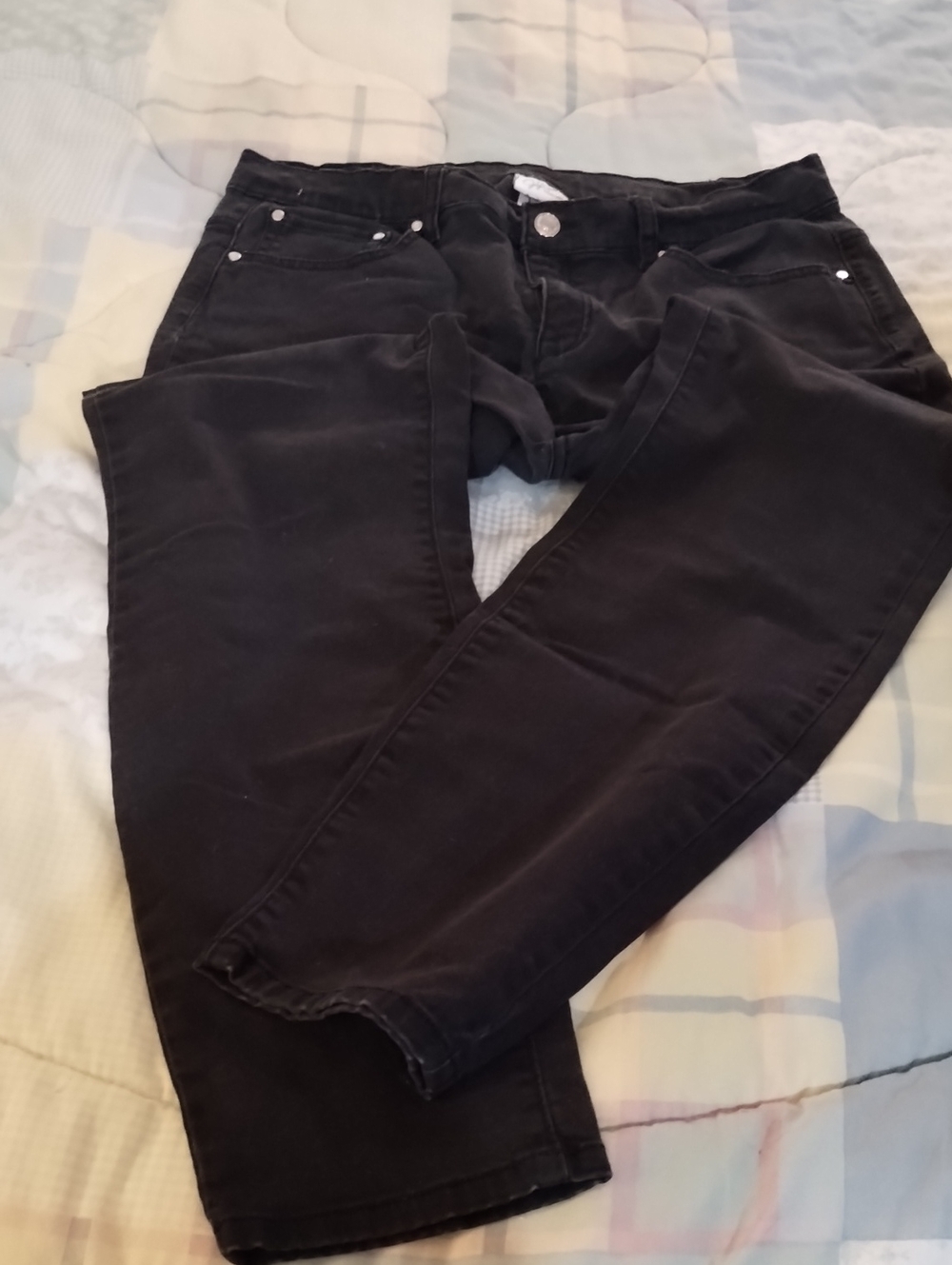 Jaclyn Smith Black Ankle Crop Jeans